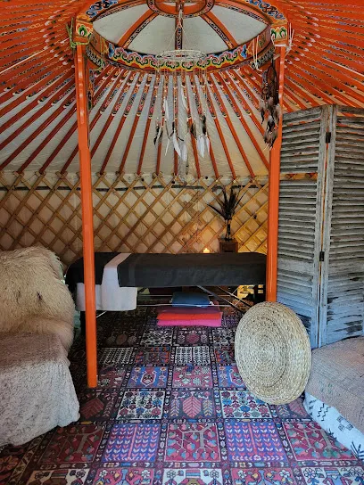 Image de "Les Mains d'Ayoa" Massages en Yourte